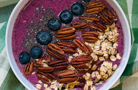 Spiced Blueberry Smoothie Bowl