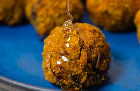 Carrot Cake Energy Bites