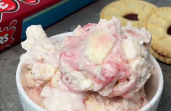 Jammy Dodger Ice Cream
