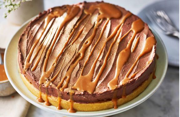 Millionaire Shortbread Cheesecake