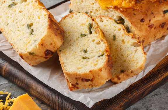 No-Knead Cheesy Jalapeño Bread