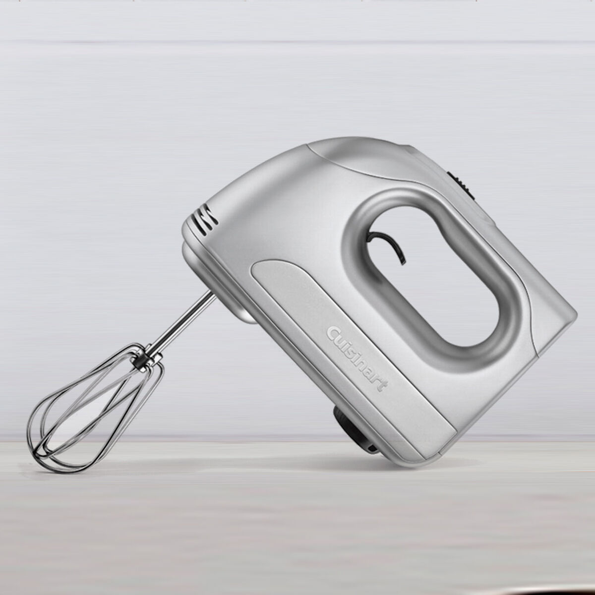 Hand mixer