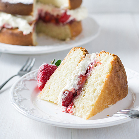 Victoria Strawberry Sponge Cake – Cutter & Squidge